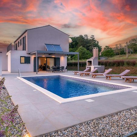 Stunning Home In Barban With Wifi ภายนอก รูปภาพ